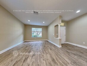 411 Thicket Crest Rd in Seffner, FL - Foto de edificio - Building Photo
