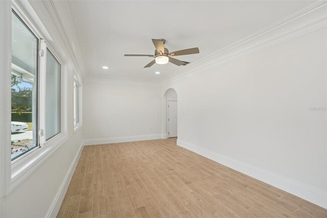 9008 Bay St NE in St. Petersburg, FL - Building Photo - Building Photo