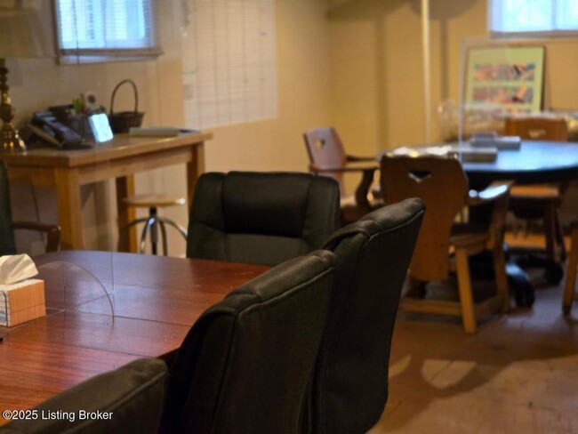 126 S Sherrin Ave in Louisville, KY - Building Photo - Building Photo