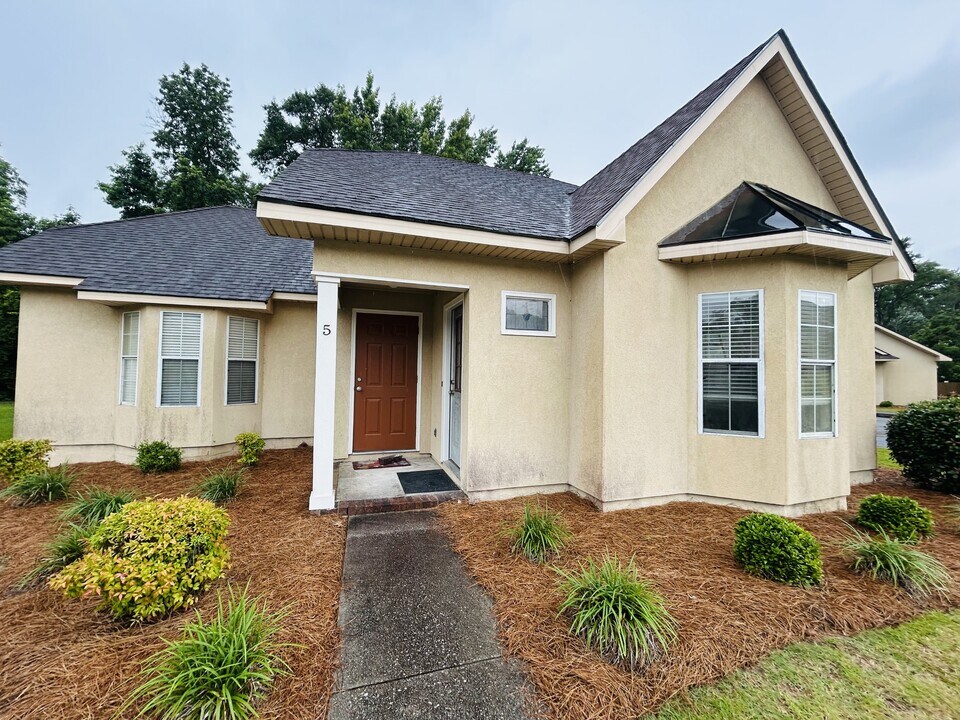 5 Clayton Ln in Statesboro, GA - Building Photo