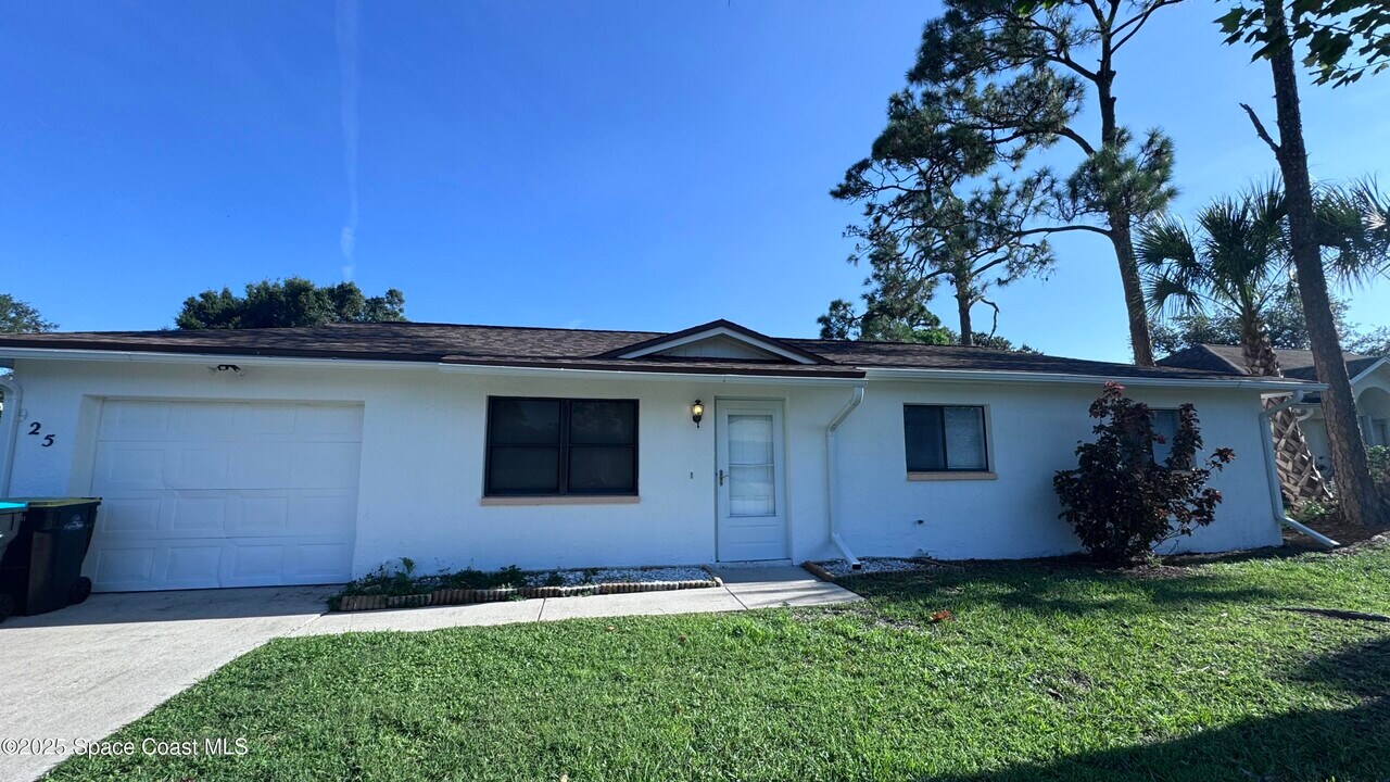 925 Custer St NW in Palm Bay, FL - Building Photo