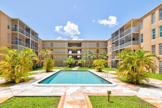 4848 NW 24th Ct in Lauderdale Lakes, FL - Building Photo - Building Photo