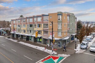 La Casa in Vancouver, BC - Building Photo