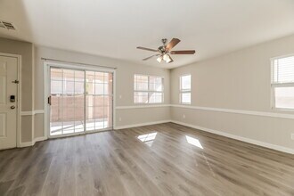 5454 Dungaree St in Las Vegas, NV - Building Photo - Building Photo