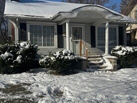 22 Delaware Ave in Danville, IL - Building Photo