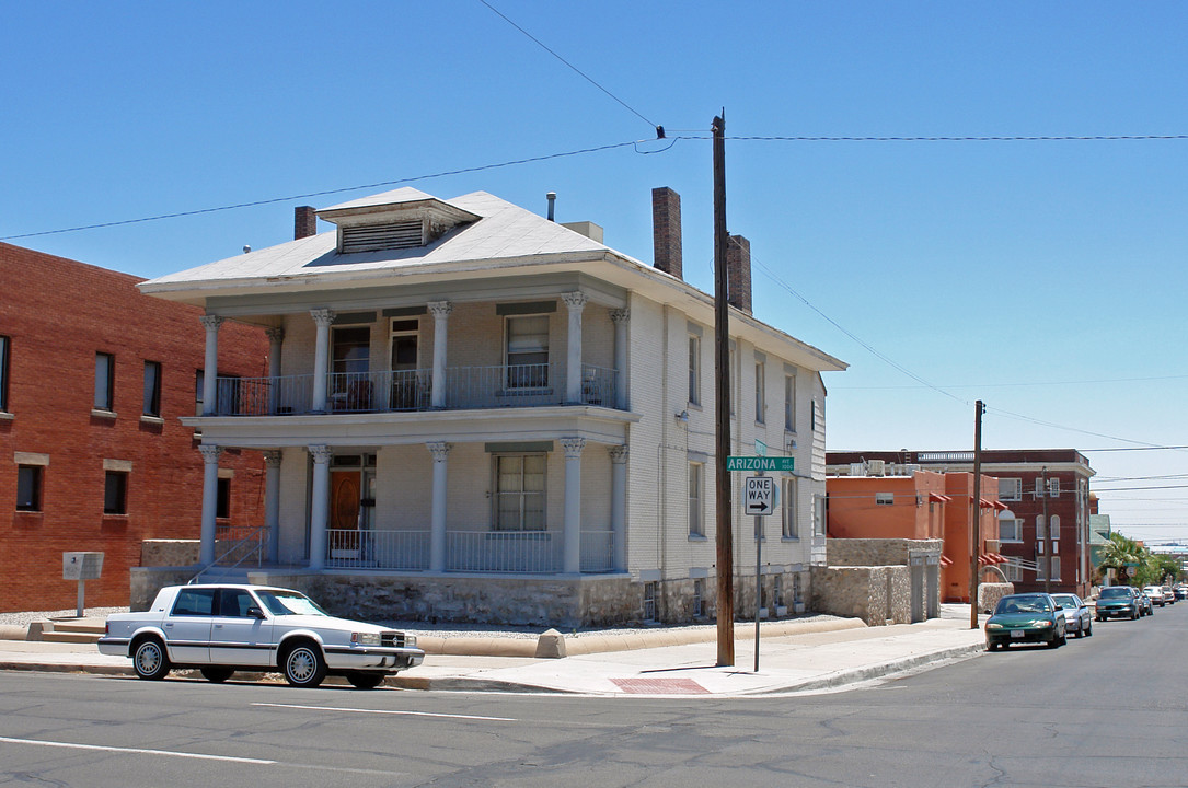 1000 Arizona Ave in El Paso, TX - Building Photo