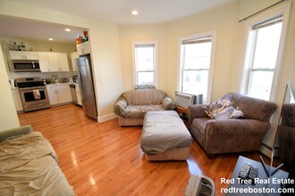 9 Winter Hill Rd, Unit 1 in Medford, MA - Foto de edificio - Building Photo