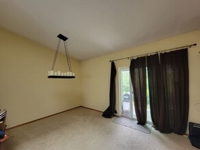 3181 Sand Dollar Rd W in Bremerton, WA - Building Photo - Building Photo