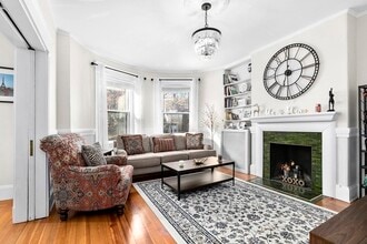 487 Washington St in Brookline, MA - Building Photo - Building Photo