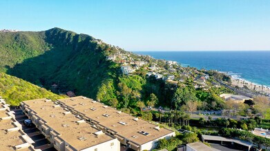 21703 Ocean Vista Dr in Laguna Beach, CA - Building Photo - Building Photo