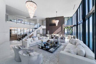 18555 Collins Ave, Unit 5201 in Sunny Isles Beach, FL - Foto de edificio - Building Photo