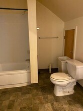 208 N 1st St in Union, OR - Building Photo - Building Photo