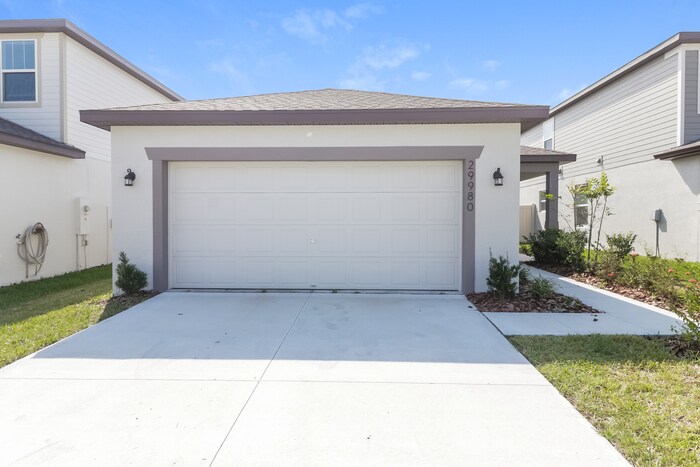 29980 Marquette Ave in Wesley Chapel, FL - Building Photo