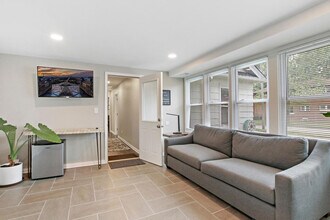 1532 North Ave, Unit SI ID1265540P in Waukegan, IL - Building Photo - Building Photo