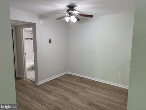 11240 Chestnut Grove Square in Reston, VA - Building Photo - Building Photo