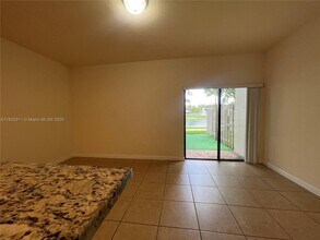 548 SE 32nd Ave in Homestead, FL - Building Photo - Building Photo