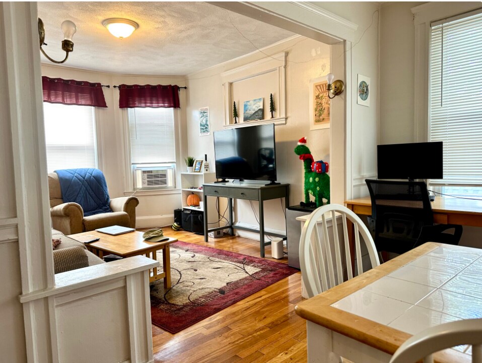 227 Summer St, Unit 3L in Somerville, MA - Building Photo