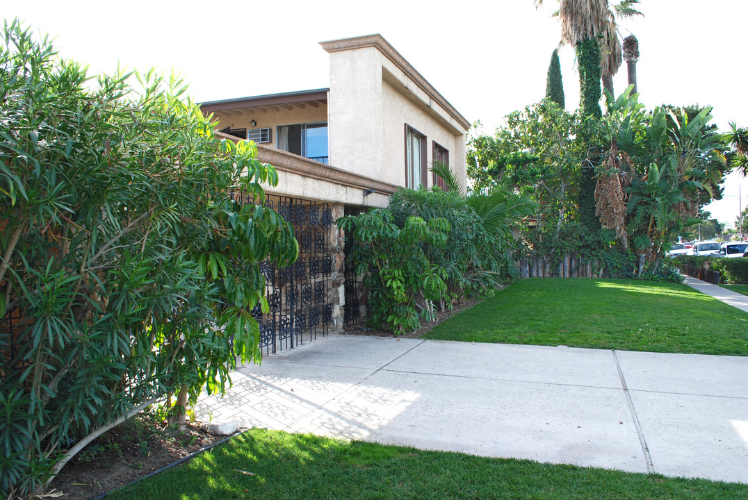 Maureen II in Garden Grove, CA - Building Photo