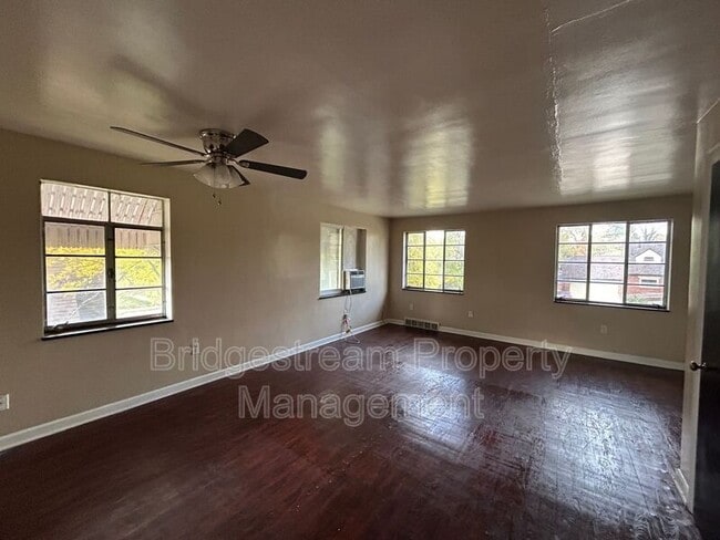 960 Sherwood Dr in Dayton, OH - Building Photo - Building Photo