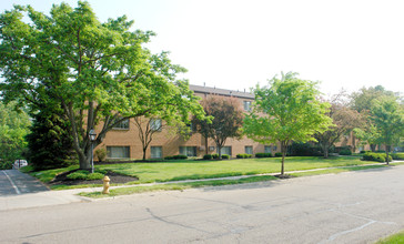 500 - BROAD MEADOWS PLAZA in Columbus, OH - Foto de edificio - Building Photo