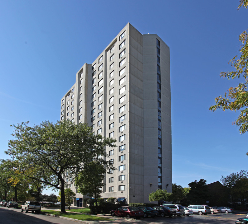 Park Shore East Apartments in Chicago, IL - Building Photo