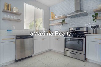 2401 Predera Ave in Henderson, NV - Building Photo - Building Photo