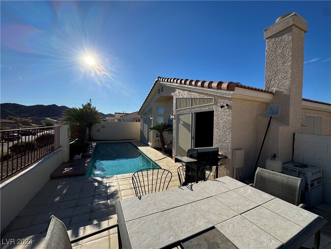 398 Montego Ln in Boulder City, NV - Foto de edificio - Building Photo