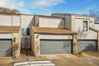 880 Tully St in Houston, TX - Building Photo - Building Photo