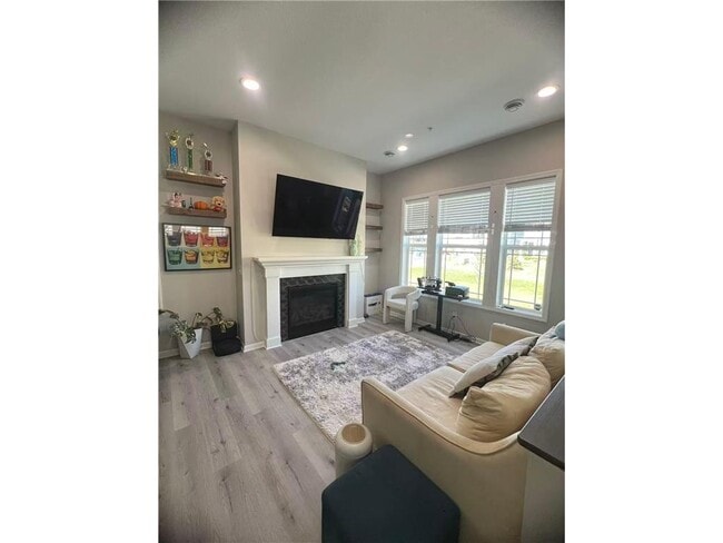 8055 Arrowwood Ln N in Maple Grove, MN - Building Photo - Building Photo