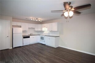 1761 Ocean Bay Dr in Virginia Beach, VA - Building Photo