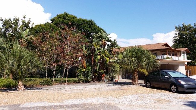 Sea Gull Apartments in Indian Rocks Beach, FL - Building Photo - Primary Photo