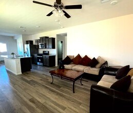 906 Ramble Rd in Lavon, TX - Building Photo - Building Photo