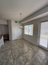 12710 Crystal Cove Ave in Bakersfield, CA - Building Photo - Building Photo