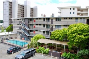 Kalo Terrace in Honolulu, HI - Building Photo