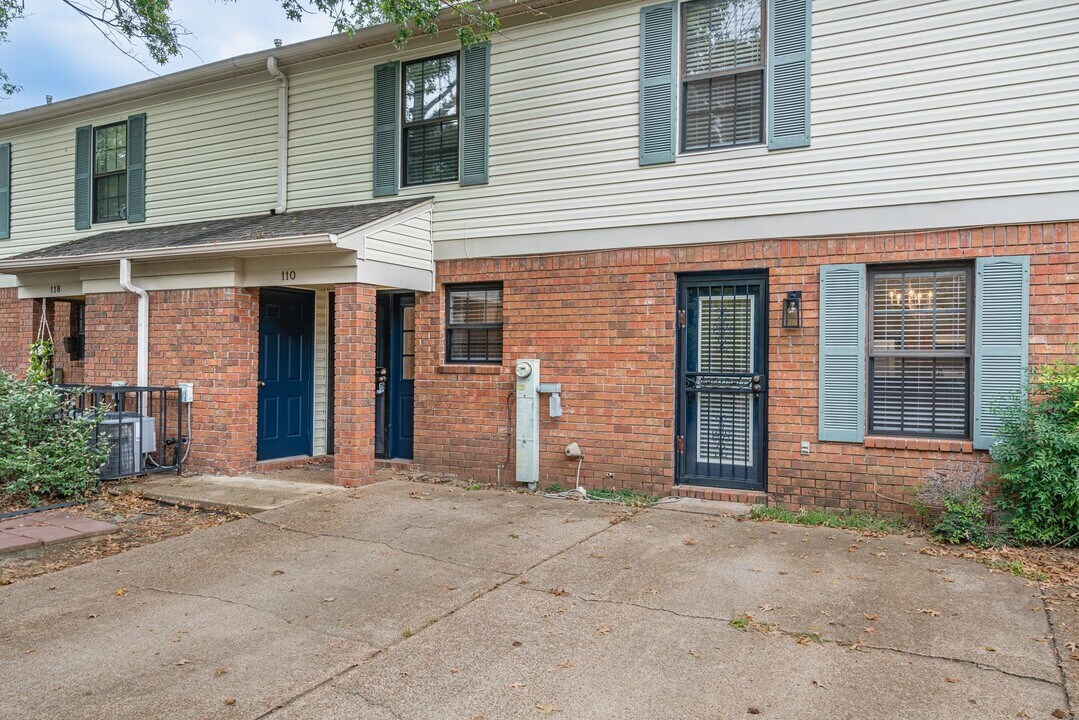 115 Barksdale Ct in Memphis, TN - Foto de edificio
