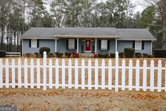 1084 Macedonia Rd in Newnan, GA - Building Photo - Building Photo