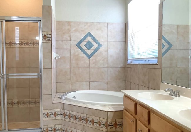 1615 Loriana St in Brandon, FL - Building Photo - Building Photo