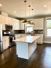 10439 S Beetdigger Blvd in Sandy, UT - Building Photo - Building Photo