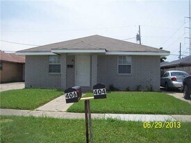 406 Dubarry St in Chalmette, LA - Building Photo