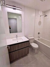 8 Beverley Glen Blvd in Vaughan, ON - Building Photo - Building Photo