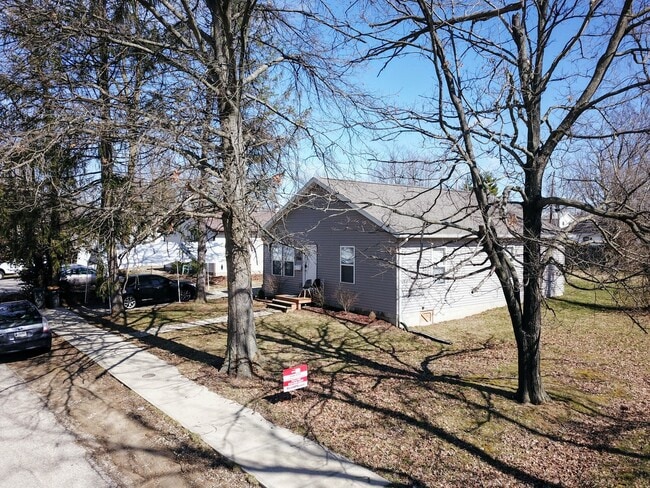 property at 306 N Roosevelt St