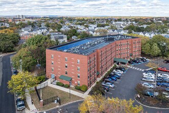 55 Harvey at Providence Square in New Brunswick, NJ - Foto de edificio - Building Photo