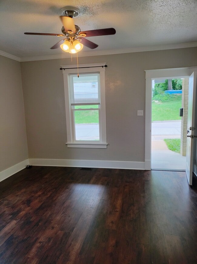 917 Dockery St in Jefferson City, MO - Foto de edificio - Building Photo