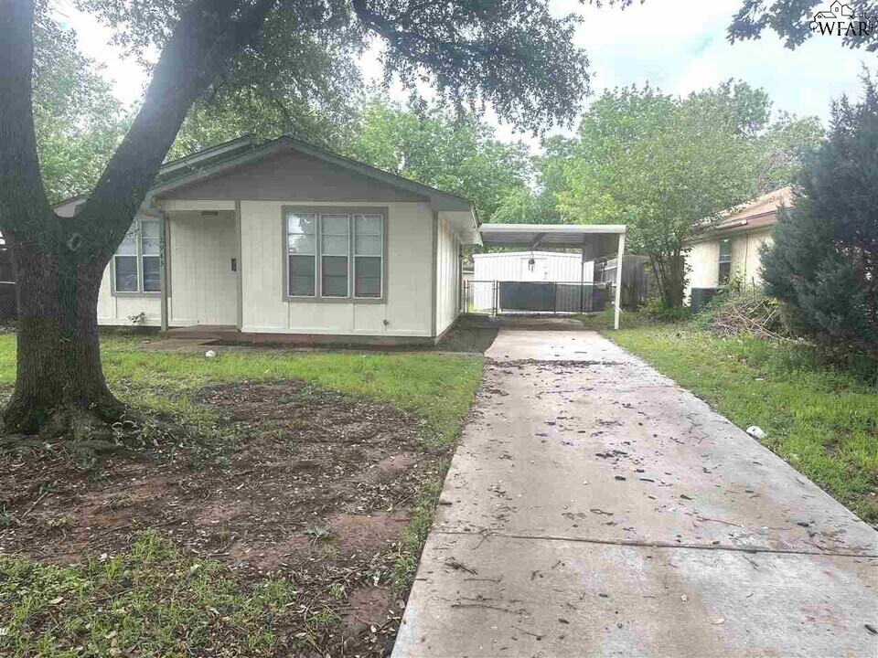 2943 McGaha Ave in Wichita Falls, TX - Building Photo