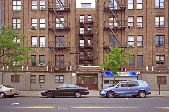 295-307 Audubon Ave in New York, NY - Foto de edificio - Building Photo