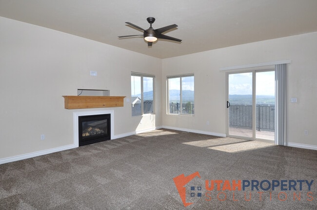 1967 Woodview Dr W in Lehi, UT - Building Photo - Building Photo