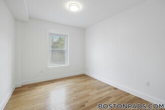 406 Columbia St, Unit 2 in Cambridge, MA - Foto de edificio - Building Photo