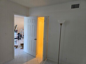 3900 NW 76th Ave, Unit 107 in Sunrise, FL - Building Photo - Building Photo