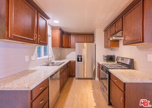 2625 6th St in Santa Monica, CA - Building Photo - Building Photo