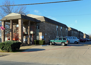 Fairway Apartments in Fort Worth, TX - Building Photo - Building Photo